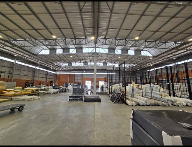 2,889M² WAREHOUSE TO LET IN COSMO BUSINESS PARK